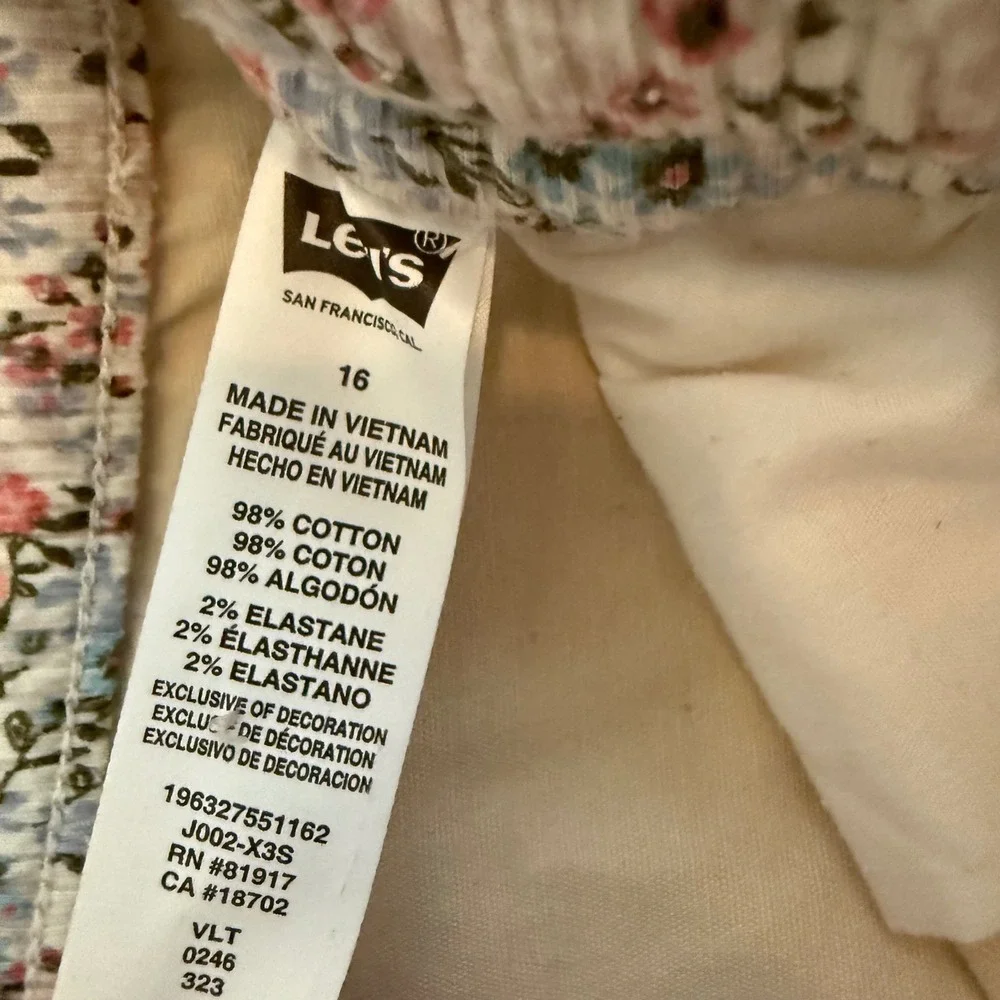 Levi's Girls Size 16 Lot 2 Khaki Cargo Joggers & Dark Wash Pull-On Jeggings